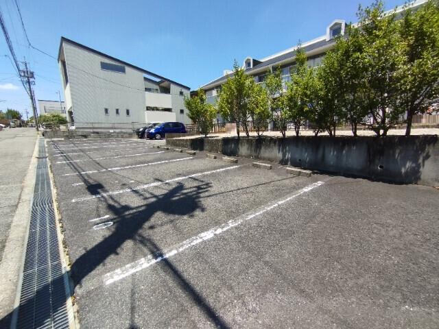 パークハウス竜美（203） 駐車場