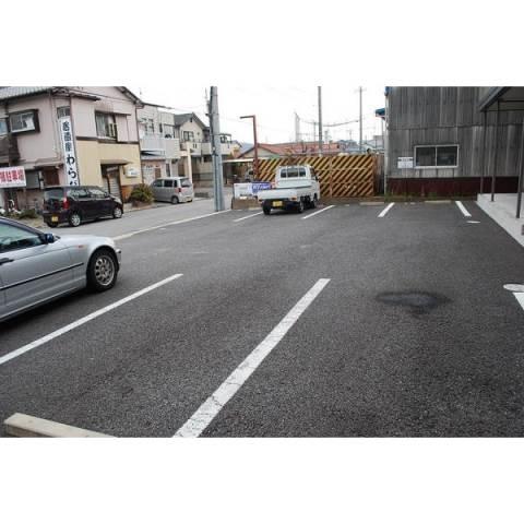 ロータス（井田）（203） 駐車場