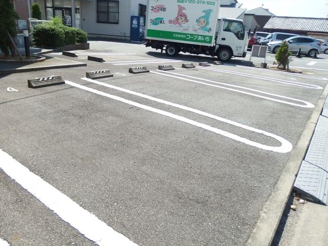 シャルマンＳ（202） 駐車場