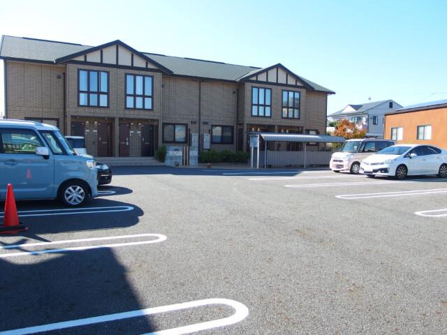 Ｄ−ＳＱＵＡＲＥ（205） 駐車場