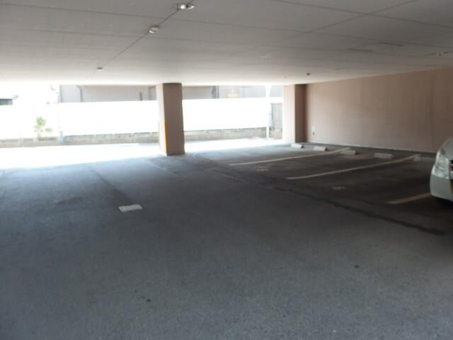 マンションソニア（403） 駐車場