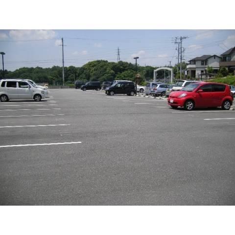天神山マンションⅡ号館（210） 駐車場