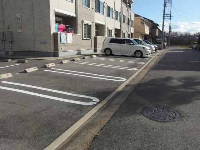 ソンレイルＳ（208） 駐車場