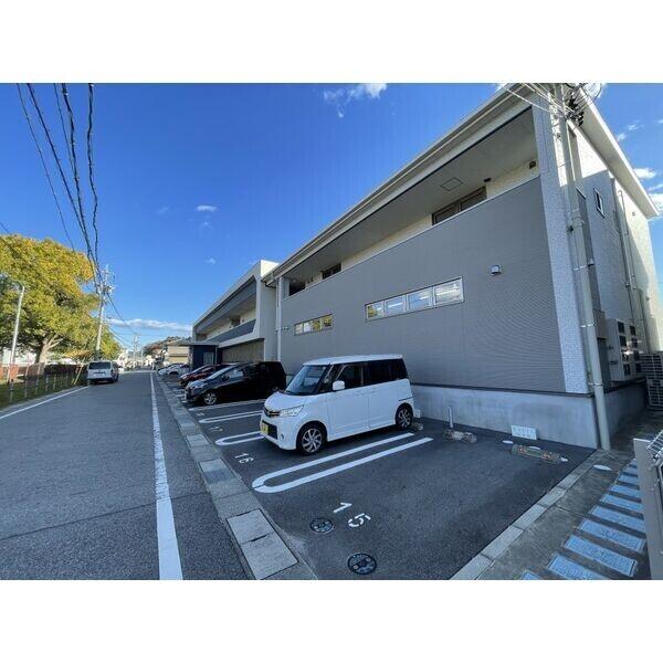 パークワン（104） 駐車場