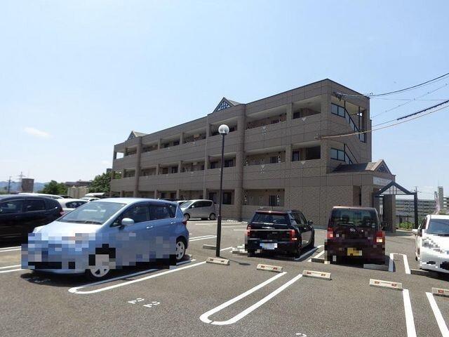 フィオーレ光ヶ丘（306） 駐車場