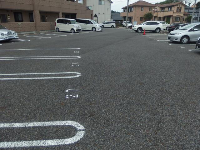 フィオーレ光ヶ丘（306） 駐車場