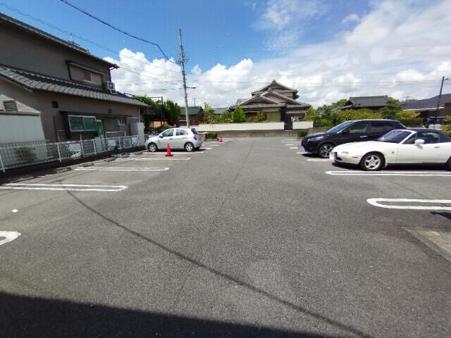 エスパース彩華Ａ（102） 駐車場