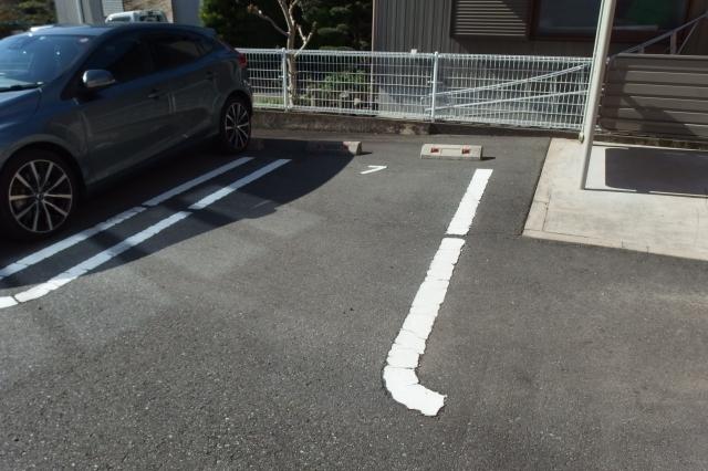 ヴィサージュ（202） 駐車場