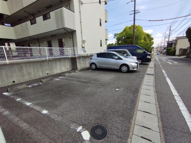 アビタシオン（洞町）（105） 駐車場