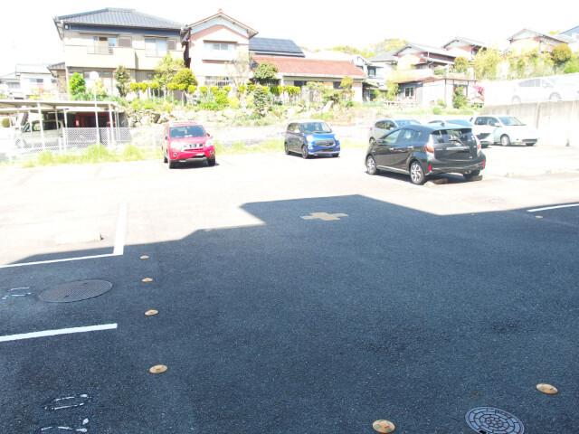 Palette T2（108） 駐車場