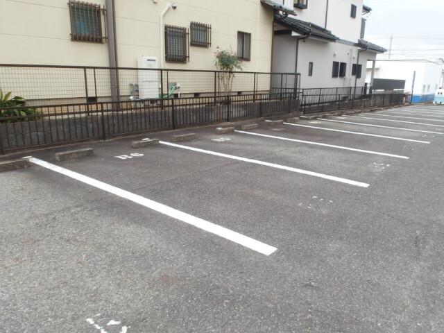 コーポ山本（A-5） 駐車場