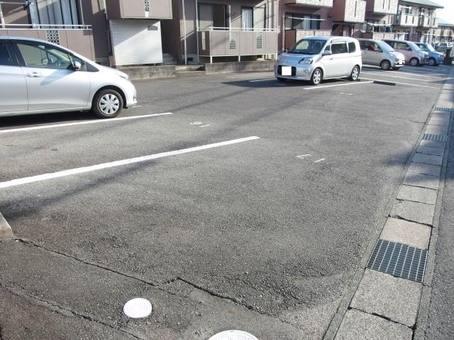 セジュール兵藤（101） 駐車場
