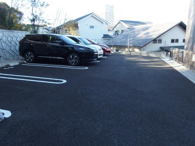 メルベーユ（301） 駐車場
