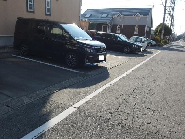 グラシア（Ⅱ） 駐車場