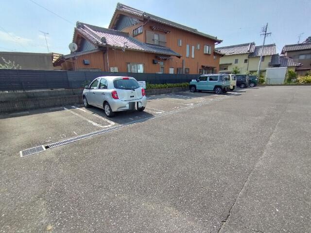 エンプレスＫ（206） 駐車場