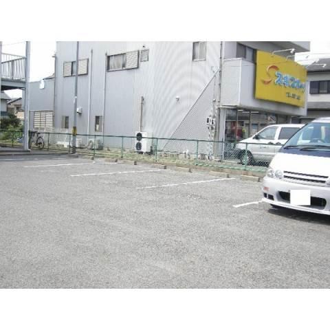 コーポラスカンナ（205） 駐車場