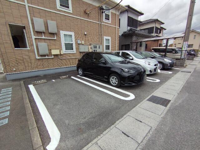 プリムローズ（203） 駐車場