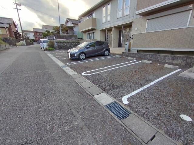 Ｓｅｒｅｎａ（102） 駐車場