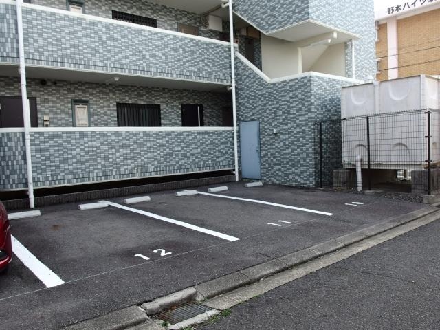 ＴＲＵＳＴＹ２１（301） 駐車場