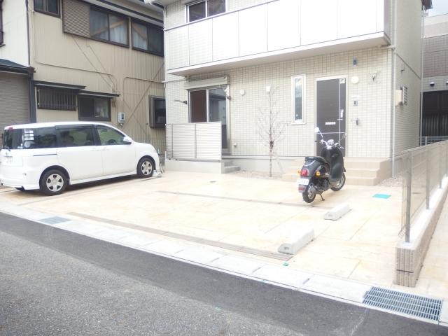 岡崎市柱曙一戸建 駐車場