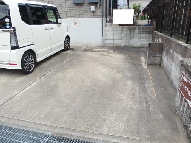 シャンピア吉久　C棟（101） 駐車場