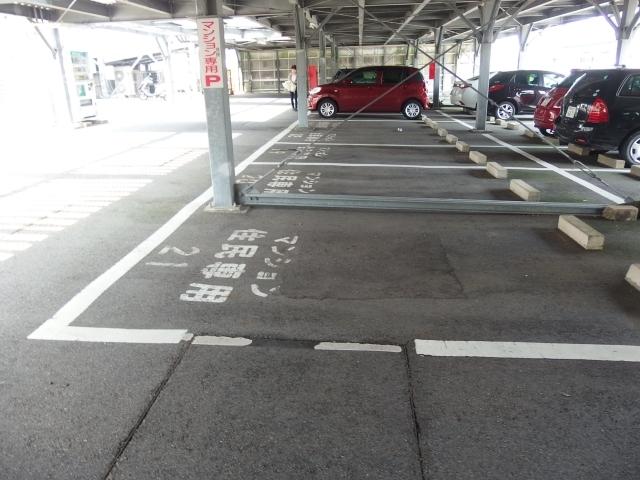 アクセスストリート（303） 駐車場