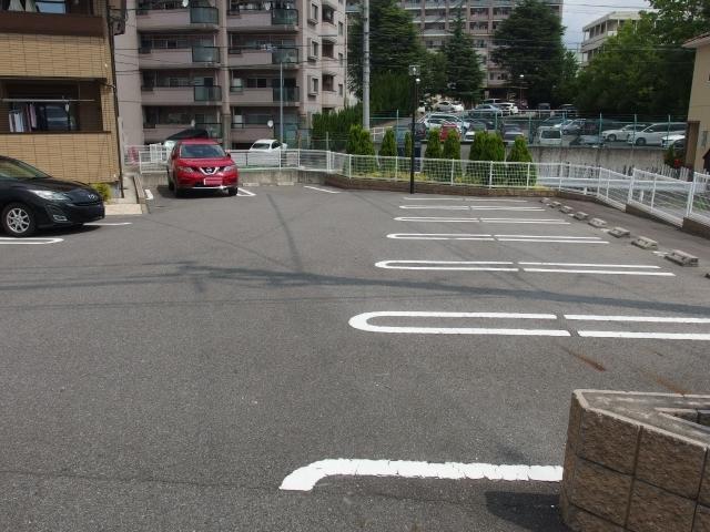 イリスＡ（202） 駐車場