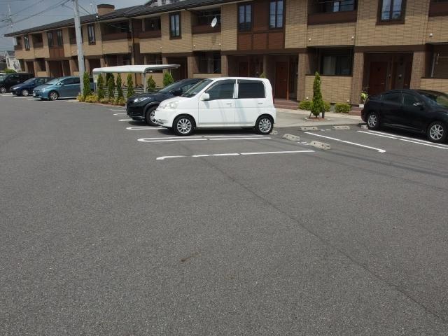 イリスＡ（202） 駐車場