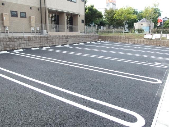 コリエンテ緑丘（201） 駐車場