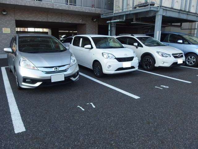 カーサビアンカ東岡崎（911） 駐車場