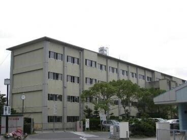 岡崎市立岡崎小学校：817m