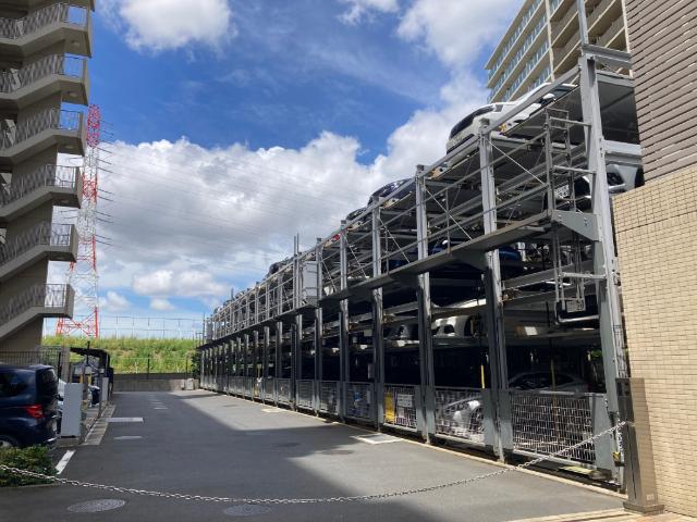 グランマークスツインフォートB棟 駐車場