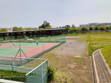 びくに公園多目的広場：732m