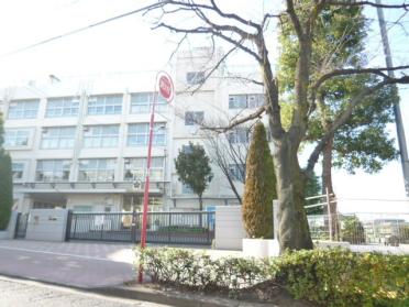 練馬区立大泉中学校：740m