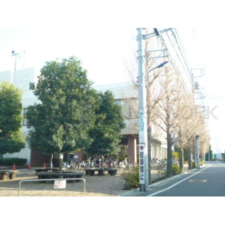 練馬区立大泉図書館：788m
