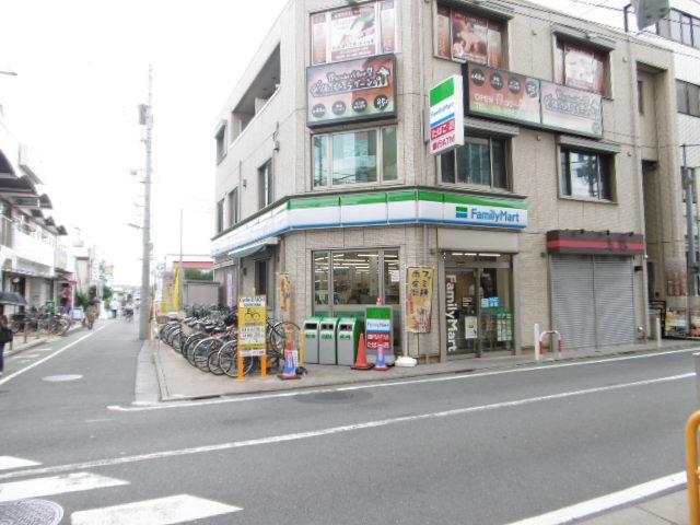 ファミリーマート保谷駅南口店：137m