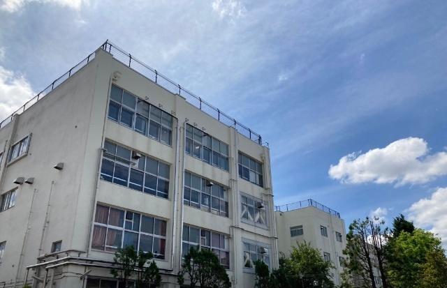 練馬区立大泉学園中学校：407m