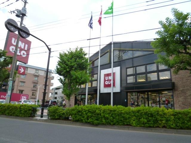 ユニクロ東伏見店：777m