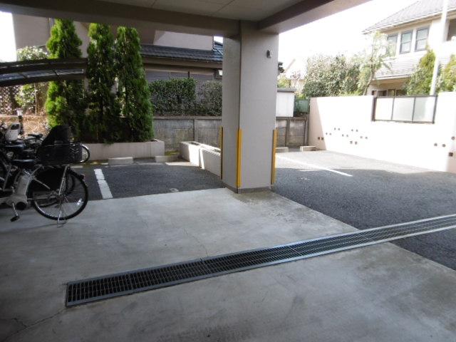 ヴィタノーバ 駐車場