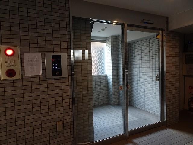 第四荒野ビル エントランス