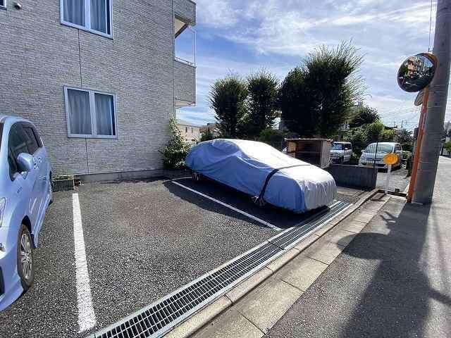 リブリ・シンシア平松 駐車場