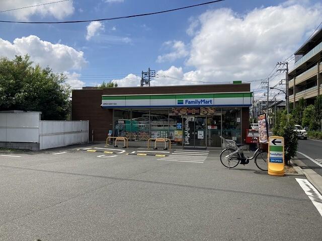 ファミリーマート練馬東大泉四丁目店：156m