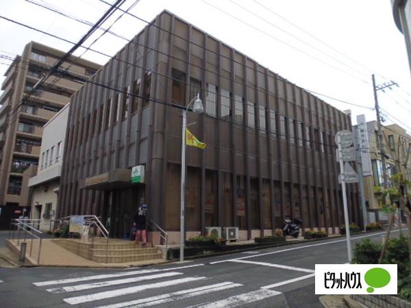 銀行