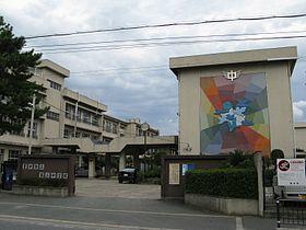 豊中市立第一中学校：2279m