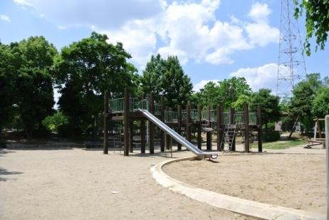 浜田公園：277m
