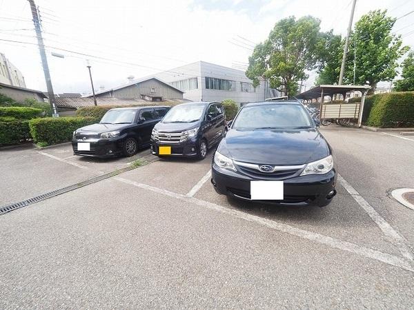 ロジュマンヴェール（大物）Ｂ棟（209） 駐車場