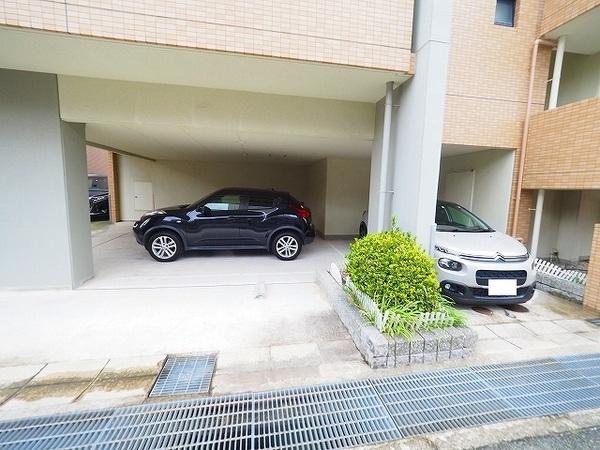 プリムヴェール（武庫本町）（402） 駐車場
