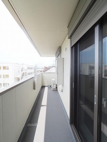 ヘーベルメゾン小松北町（１−１０）（302） バルコニー