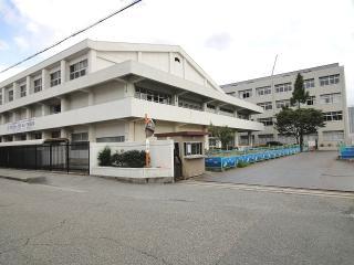 尼崎市立大島小学校：662m