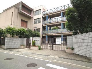 尼崎市立小園中学校：1005m
